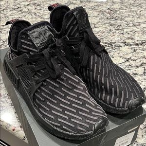 Black Adidas NMD XR1